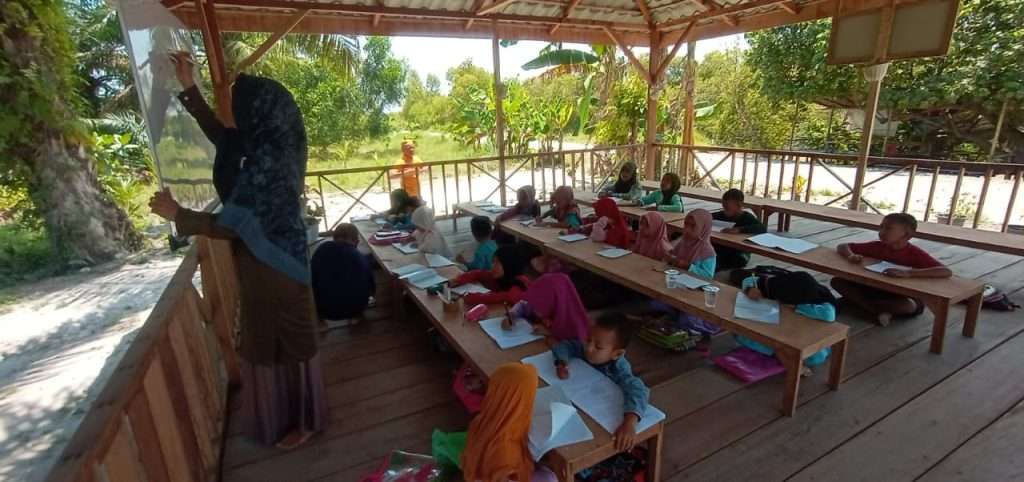 Foto Page 4_Pendidikan